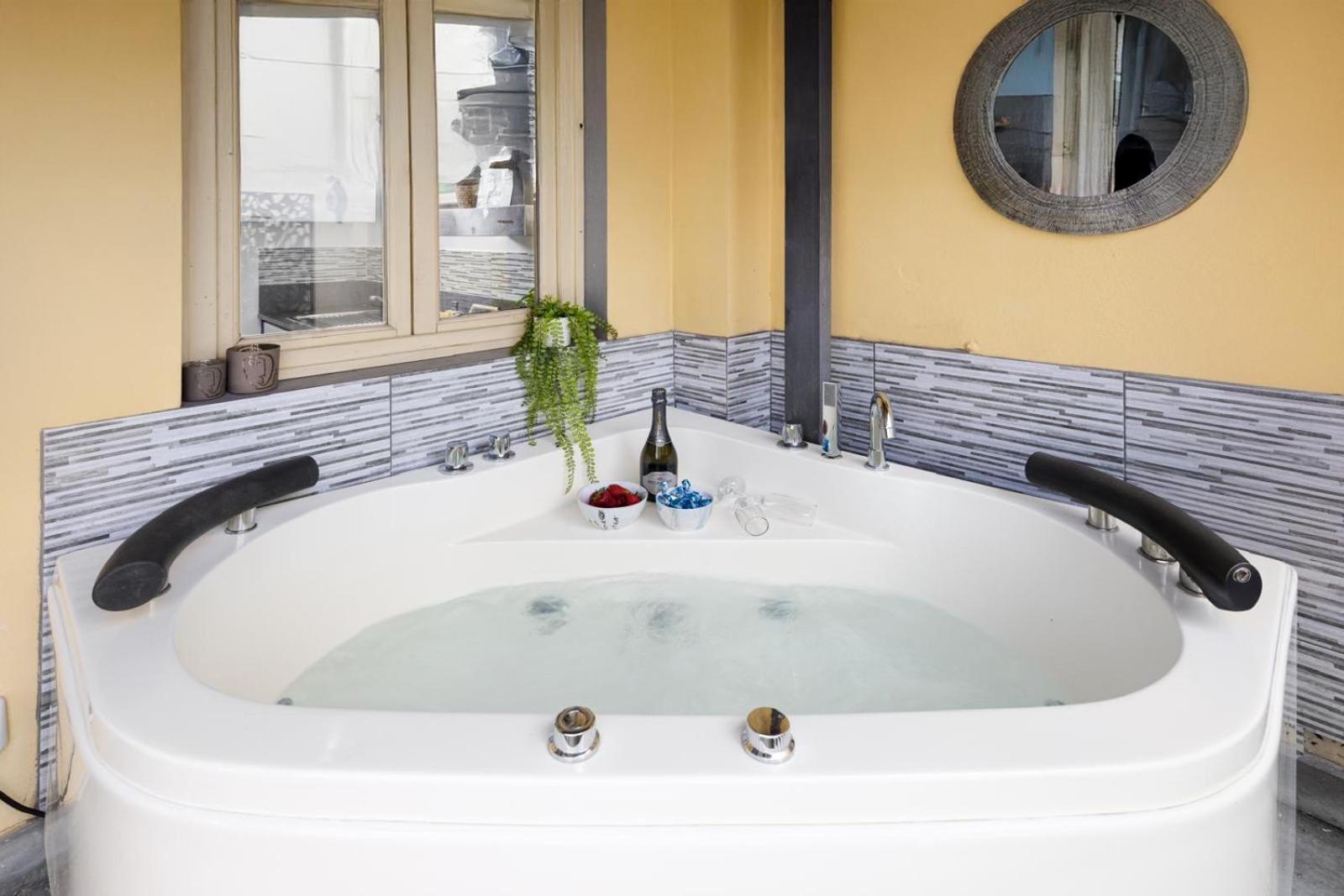 Nadia'S Lovely Home - With Private Garden And Jacuzzi Firenze Bagian luar foto